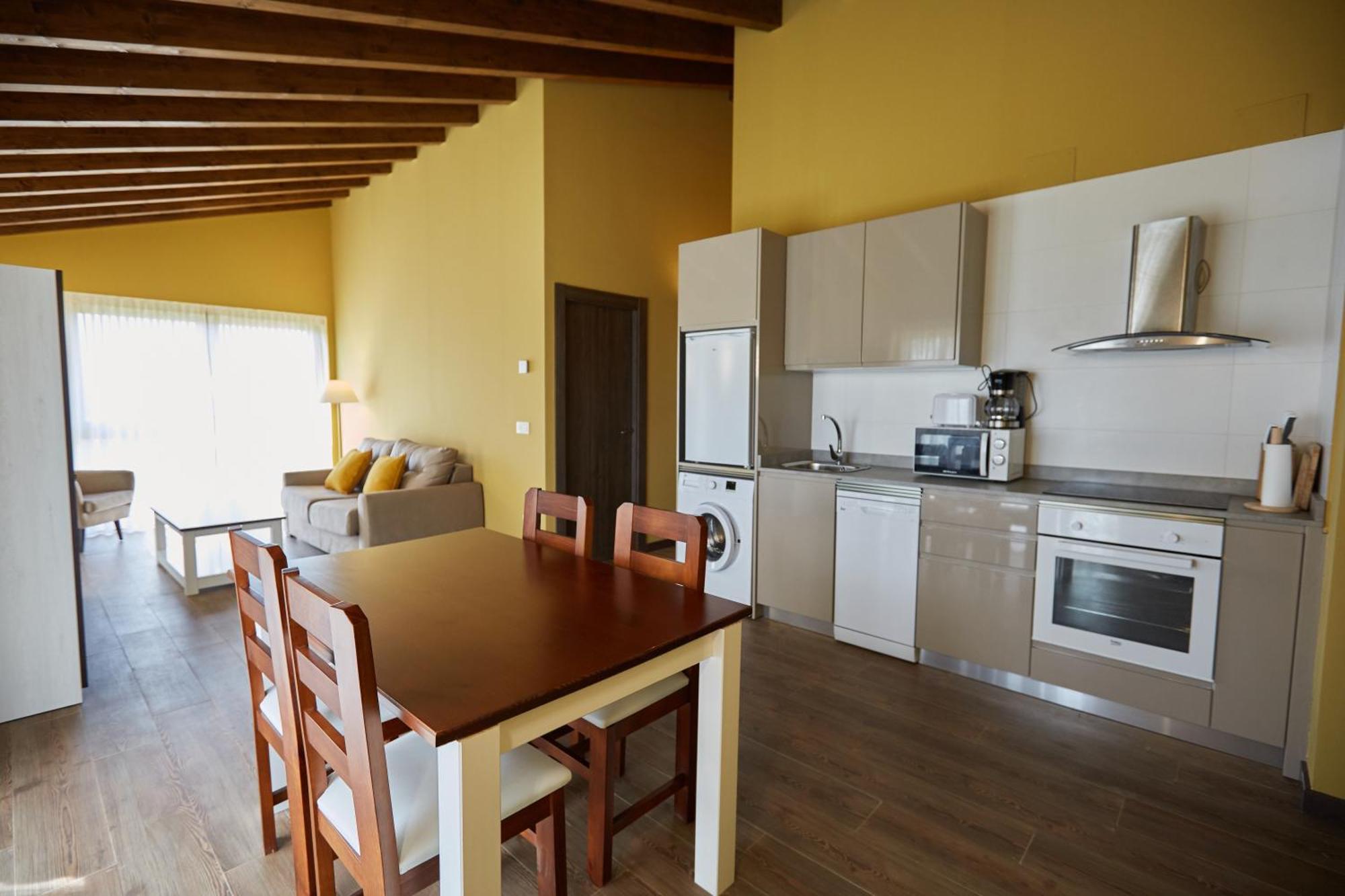 Apartamentos Rurales Casa La Piedra Collía 外观 照片