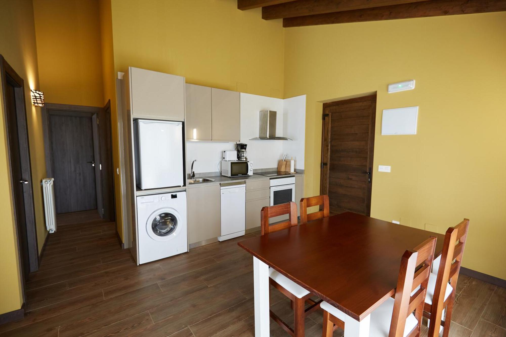 Apartamentos Rurales Casa La Piedra Collía 外观 照片