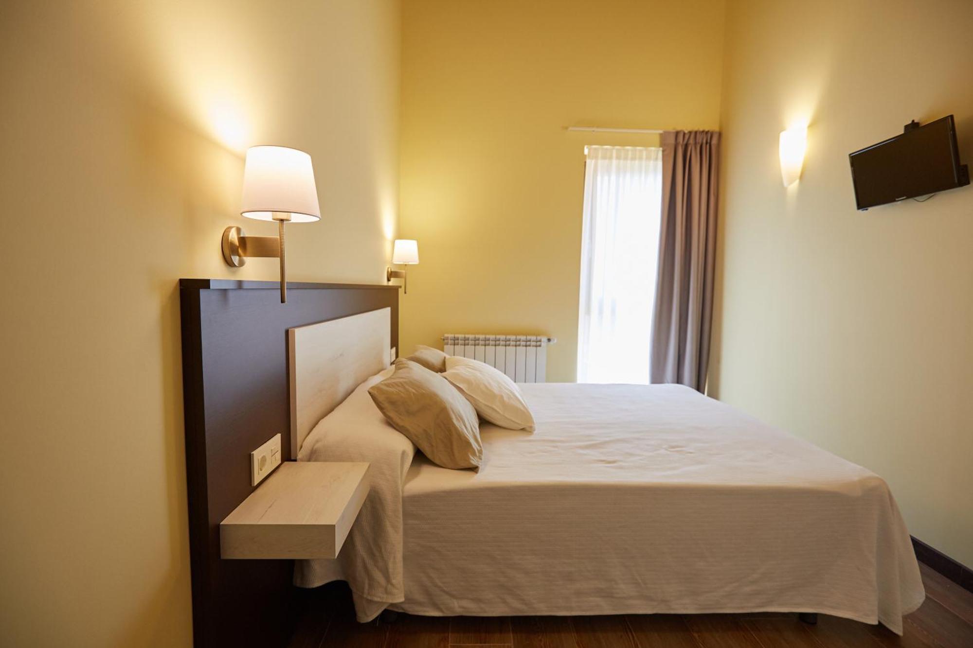 Apartamentos Rurales Casa La Piedra Collía 外观 照片