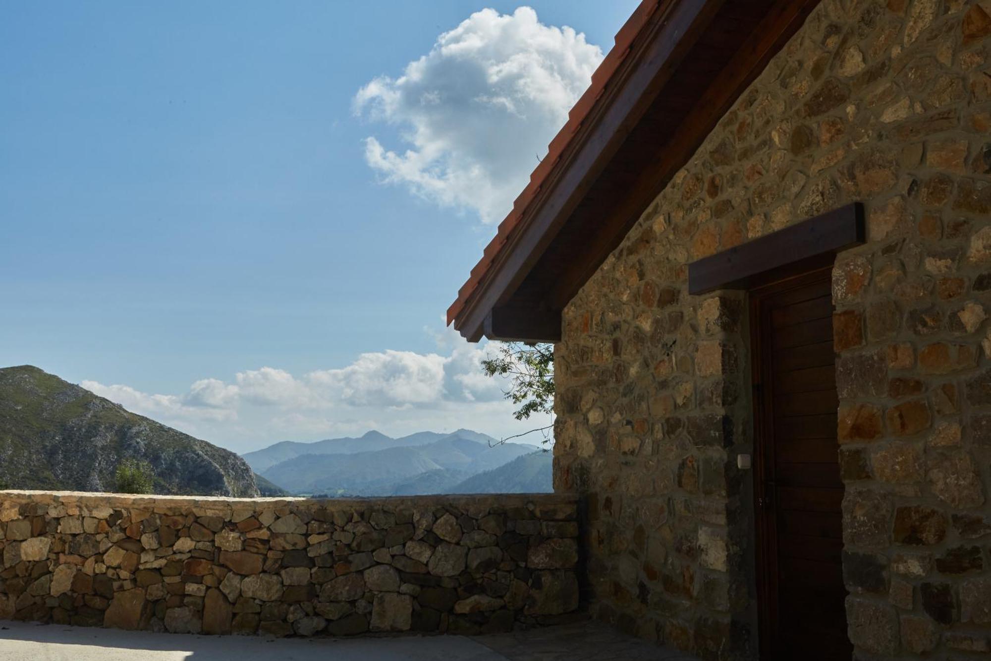 Apartamentos Rurales Casa La Piedra Collía 外观 照片