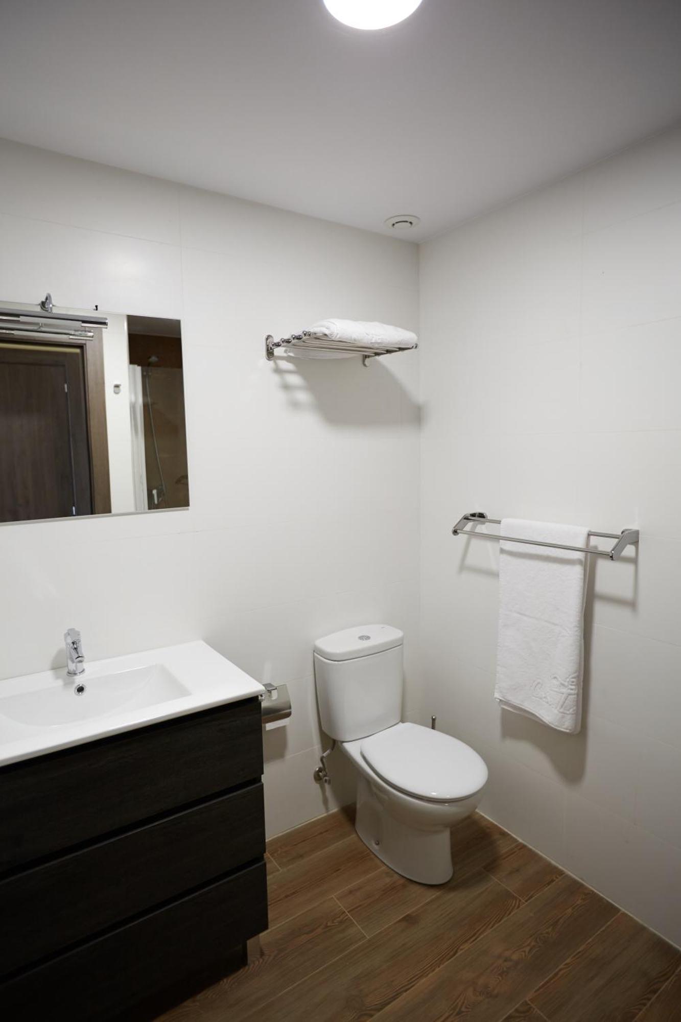 Apartamentos Rurales Casa La Piedra Collía 外观 照片