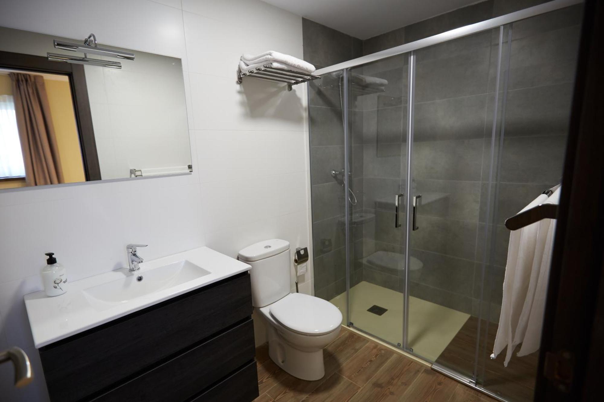 Apartamentos Rurales Casa La Piedra Collía 外观 照片