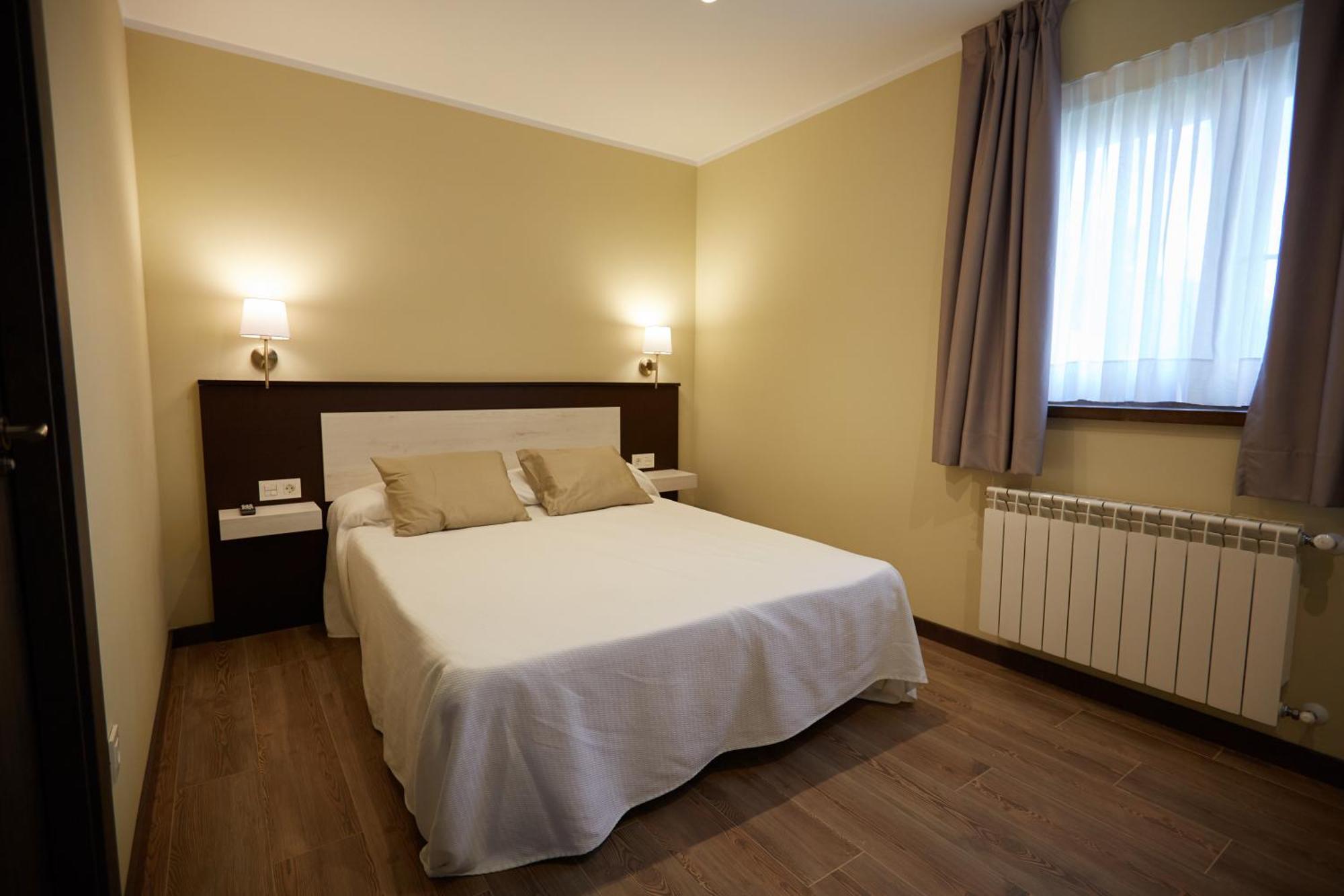 Apartamentos Rurales Casa La Piedra Collía 外观 照片