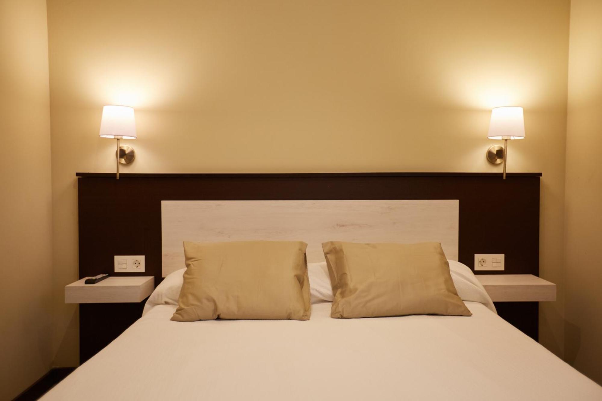 Apartamentos Rurales Casa La Piedra Collía 外观 照片