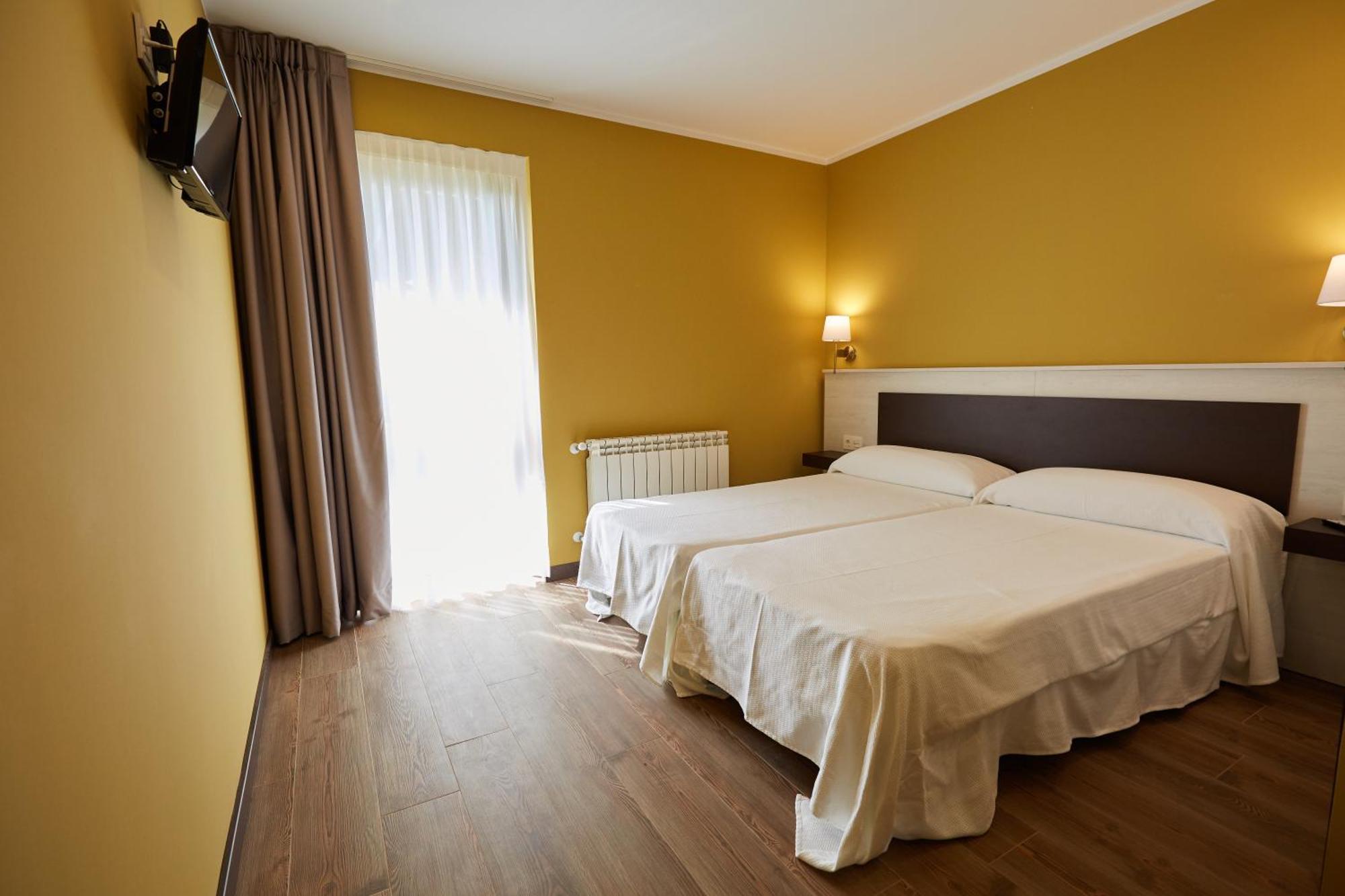 Apartamentos Rurales Casa La Piedra Collía 外观 照片